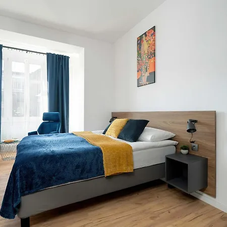 Modern Very Berry In The Centre Of By Renters דירה פוזנן