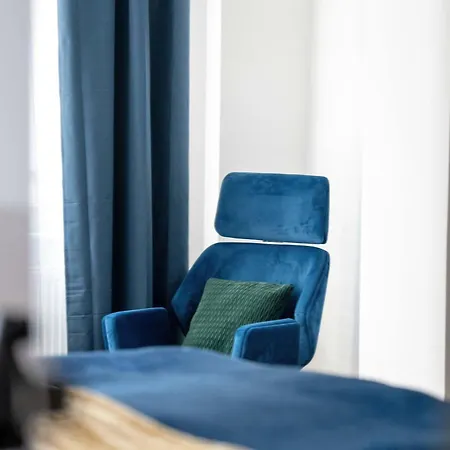 Modern Very Berry In The Centre Of By Renters פוזנן