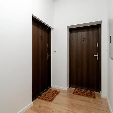 Daire Modern Very Berry In The Centre Of By Renters Poznan