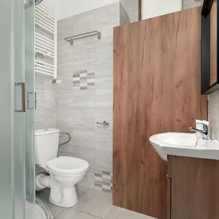 Modern Very Berry In The Centre Of By Renters