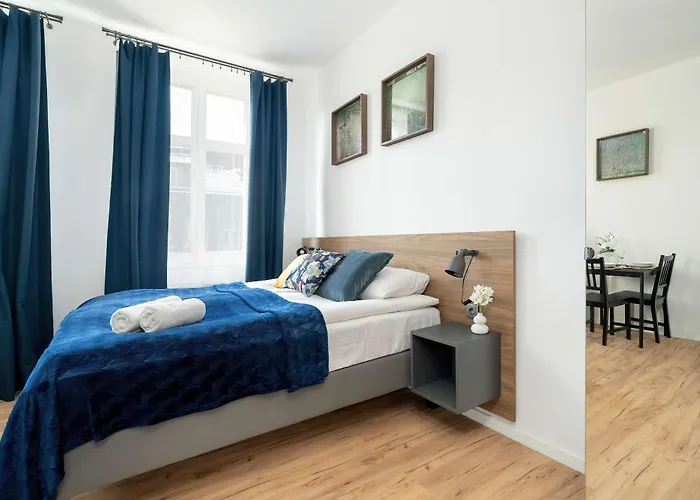 Apartment Modern Very Berry In The Centre Of By Renters