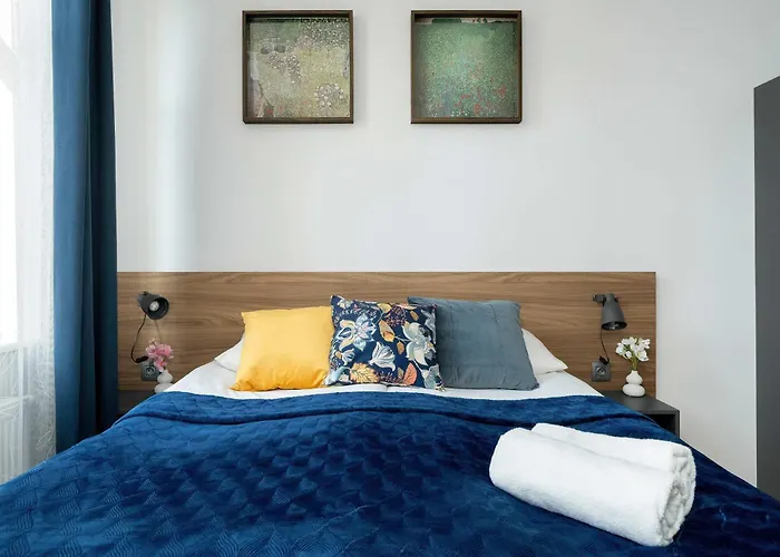 Modern Very Berry In The Centre Of By Renters Daire Poznan