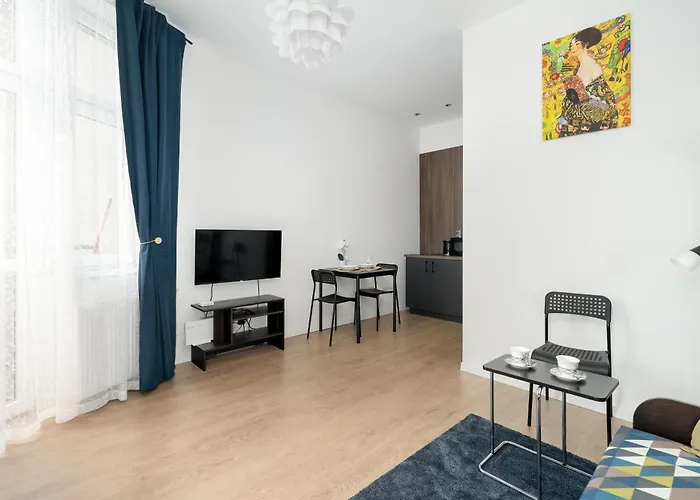 Modern Very Berry In The Centre Of By Renters Apartment