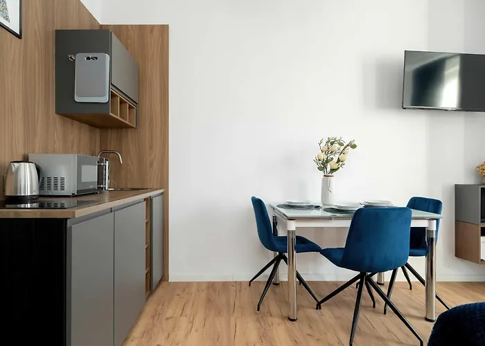 Modern Very Berry In The Centre Of By Renters